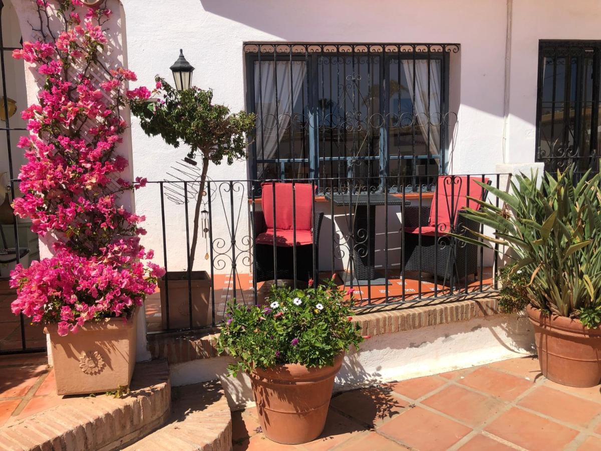 Charming 2 Bed Apartment Next To Cabopino Beach, Spain Marbella Dış mekan fotoğraf